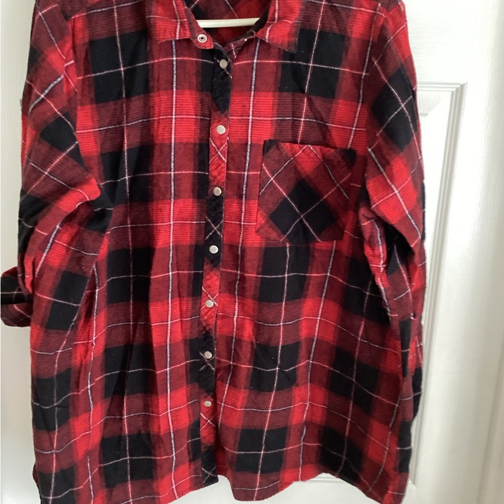 Classic Red Black Plaid Flannel Shirt - Men's Casual Button-Up